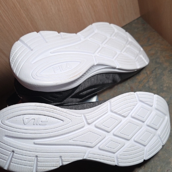 Fila Women's Black and Gray Athletic Shoes - Picture 8 of 8